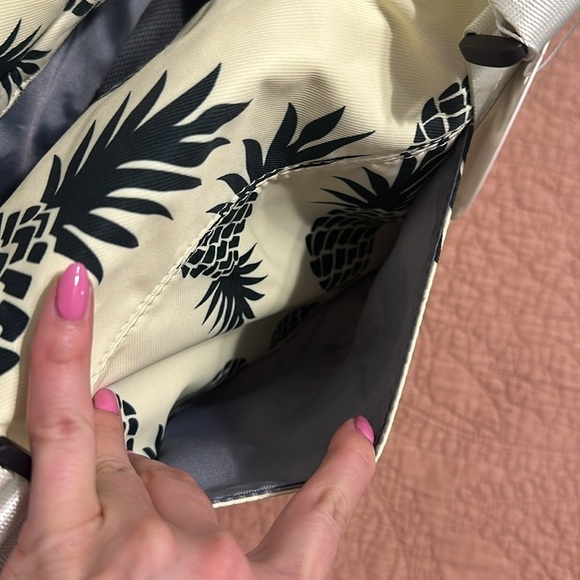 NWT light yellow pineapple duffle bag - Picture 3 of 6